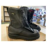New Size 6 Gore-Tex w/Vibram Sole Boots