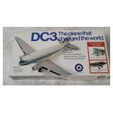 Entex Douglas Dc-3 Model Kit 1/100