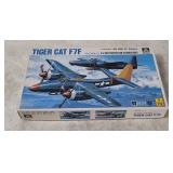 Aoshima Tiger Cat F7f Model Kit 1/72