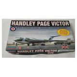 Lindberg Handley Page Victor Model Kit 1/96