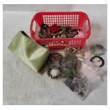 Costume Jewelry Necklaces & Bracelets