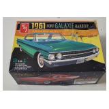 Amt '61 Ford Galaxie Hardtop Model Kit 1:25