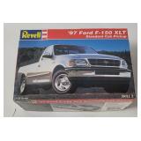 Revell '97 Ford F-150 Pickup Model Kit 1:25