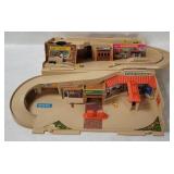 Vtg Hot Wheels Service Center Playset
