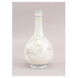 Chinese White Porcelain Vase Qianlong Mark