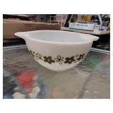 Pyrex mixing bowl