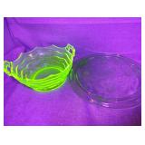 Glass one piece at least is uranium