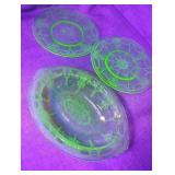3 pieces of uranium glass