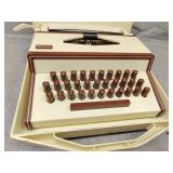 Toy typewriter