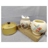 Cookie jars one is missing lid