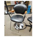 Barber chair does pump up