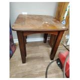 Table 24x23.5 x 23.5