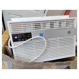 Window AC unit with remote 18.5 x17x 11.5 8k btu