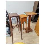 3 small stands
