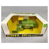 John Deere 985 combine