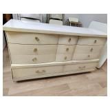 Drawer dresser 30X55x 18 side needs to be