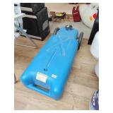 Portable water tank with wheels