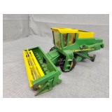 John Deere 6600 series display combine