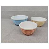 3 piece Pyrex mixing bowls