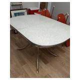Vintage table 31x48@36
