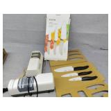 Pack of three ceramic knives and knife sharpeners