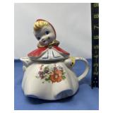 1940ï¿½s Hull U.S.A. Little Red Riding Hood Tea Pot