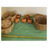 Five pumpkin mugs and baskets
