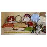 Christmas trays, kitchen utensilï¿½s, glass baking
