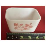 Pyrex Pink gooseberry refrigerator dish