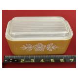 1 1/2pint Pyrex butterfly gold refrigerator dish