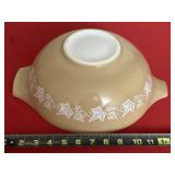 4qt Pyrex Sandlewood Cinderella Bowl