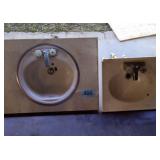 2 bathroom sinks