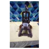 Antique pipe vise