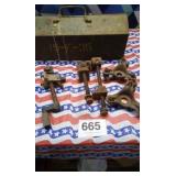 Pullers and metal box