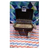 Portable gas grill