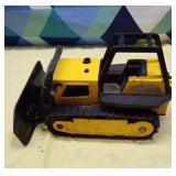 Metal toy bulldozer