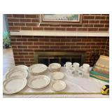 Ptalftzgraff plate set , small plate has chip,