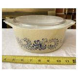 Pyrex dish with lid Homestead Pattern