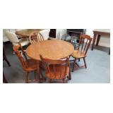 42 inch rd kitchen table warped on top,  w miss