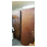 3 ) 32 in inside doors