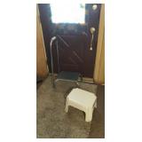 Step stools one w handle