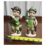 2 Figurines
