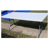 6 ft plastic folding table