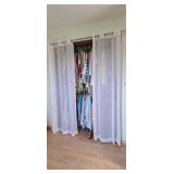 Contents including 2 panel curtains and rod,