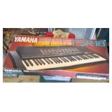 Yamaha Electronic Portatone PSR-18 Keyboard in
