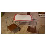 Kids vintage 30 in table w chairs