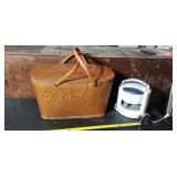 Picnic basket, w lids off electric