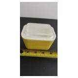 Pyrex Refrigerator dish 1 5 cups yellow