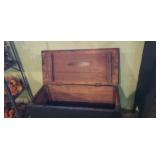 Trunk need one new hinge, solid wood 41 inches