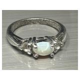 Sz.5 Sterling silver & opal Ring 2.63 grams